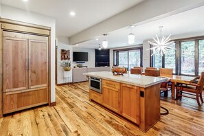Interior - Gondola Vista 6 Bedroom Villa w/EV Charger (South Lake Tahoe)