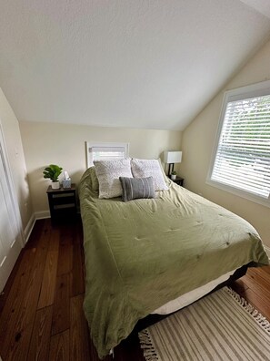 2 bedrooms, free WiFi - "That Cute BNB" 2-Bedroom home in prime location! (Stillwater)