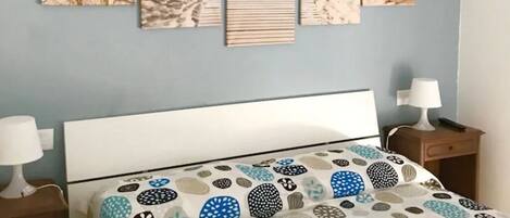 2 slaapkamers, een strijkplank/strijkijzer, wifi