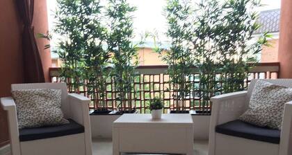 Bright, renovated apartment with two bedrooms and parking space - 300m from the sea