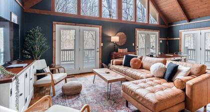 Spacious Mountain Cabin for 8