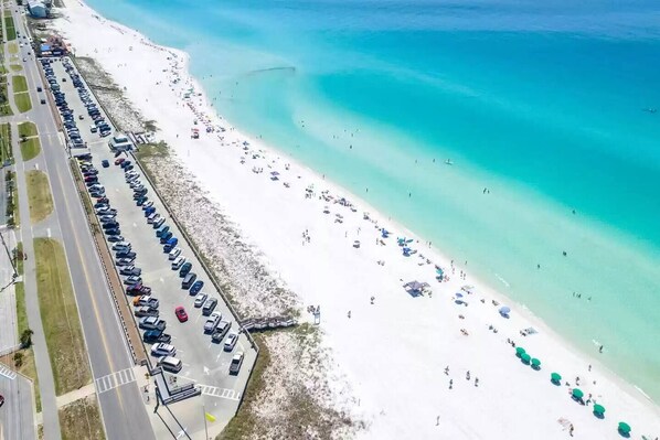 Una playa cerca