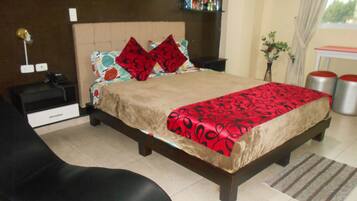 Honeymoon Room, 1 King Bed, Hot Tub, City View | Down comforters, Select Comfort beds, individually decorated