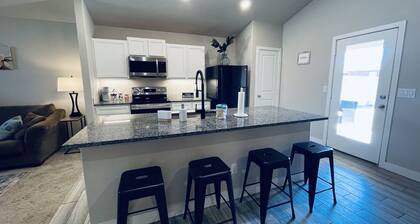 New! Cute 3BR/2BA Lubbock House Just 6 Miles from Texas Tech- Sleeps 8!