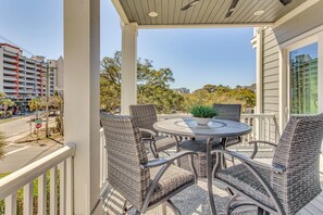 Outdoor dining - Walk to Ocean: Myrtle Beach House w/ Hot Tub! (Myrtle Beach)