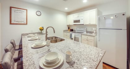 LaBelle Apartment, Close to Parks!