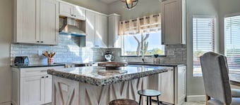 Hot Tub, Game Room! North Phoenix Desert Gem