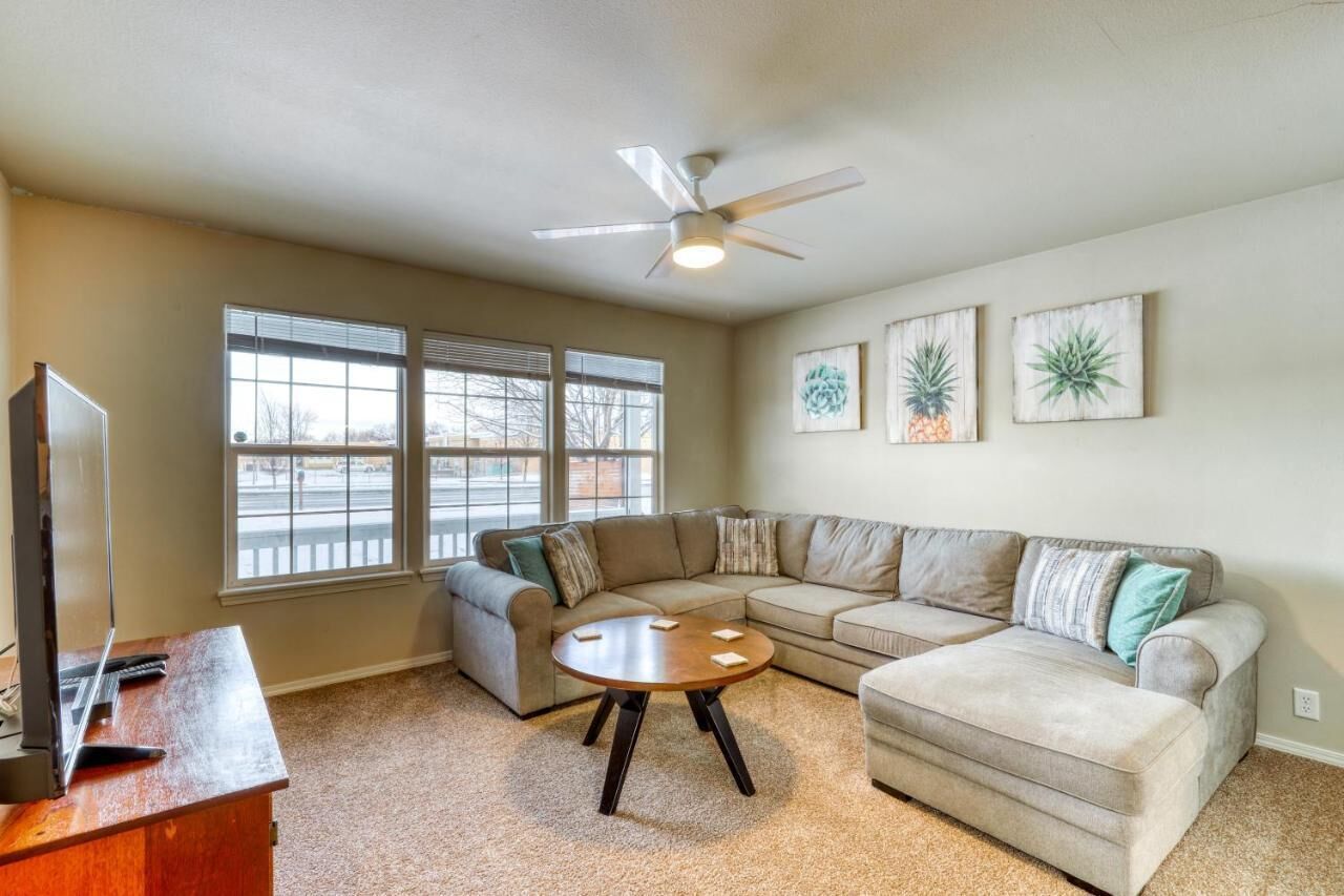 Quaint craftsman home across from park and river!