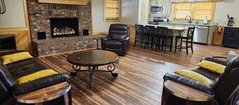 Happy's House-On the farm with Broadslab Distillery & The Barn at Broadslab