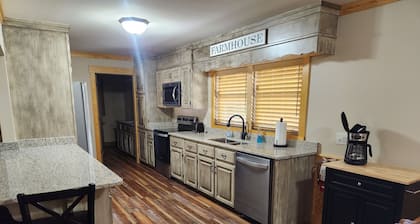 Happy's House-On the farm with Broadslab Distillery & The Barn at Broadslab