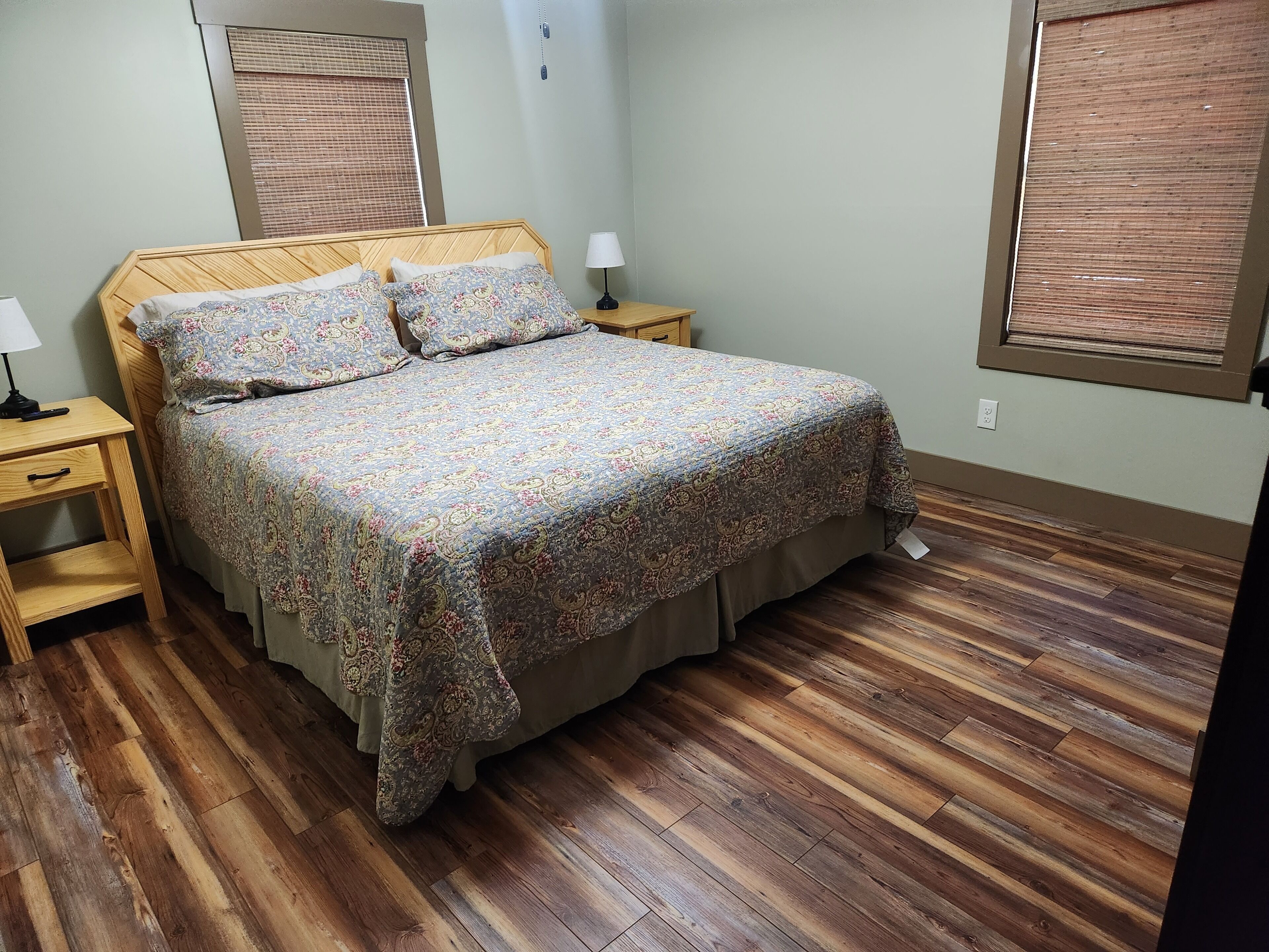 4 bedrooms, WiFi, bed sheets