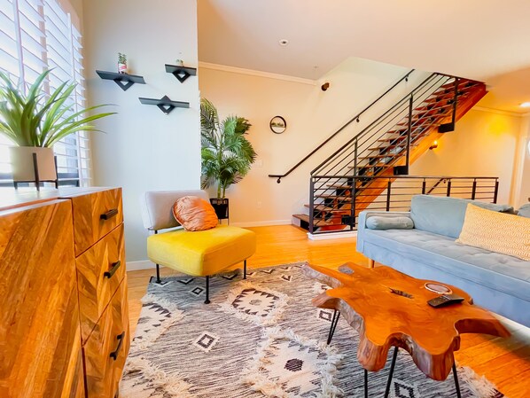 Smart TV, printers - Luxury Tri Level Townhome w/ 2 Master Suites (Oakland)