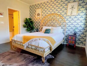 2 bedrooms, desk, iron/ironing board, WiFi - Luxury Tri Level Townhome w/ 2 Master Suites (Oakland)