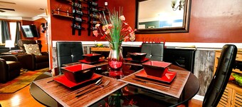 Amazin Lrg 3 Bed house w/ King bed