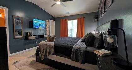 Amazin Lrg 3 Bed house w/ King bed