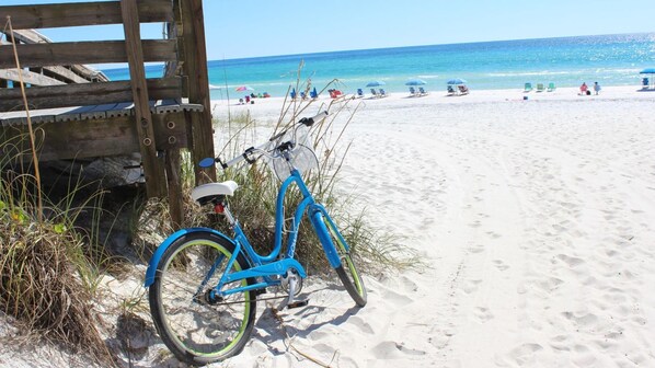 Beach nearby - Pool, Hot tub, Steps from the Beach (Santa Rosa Beach)