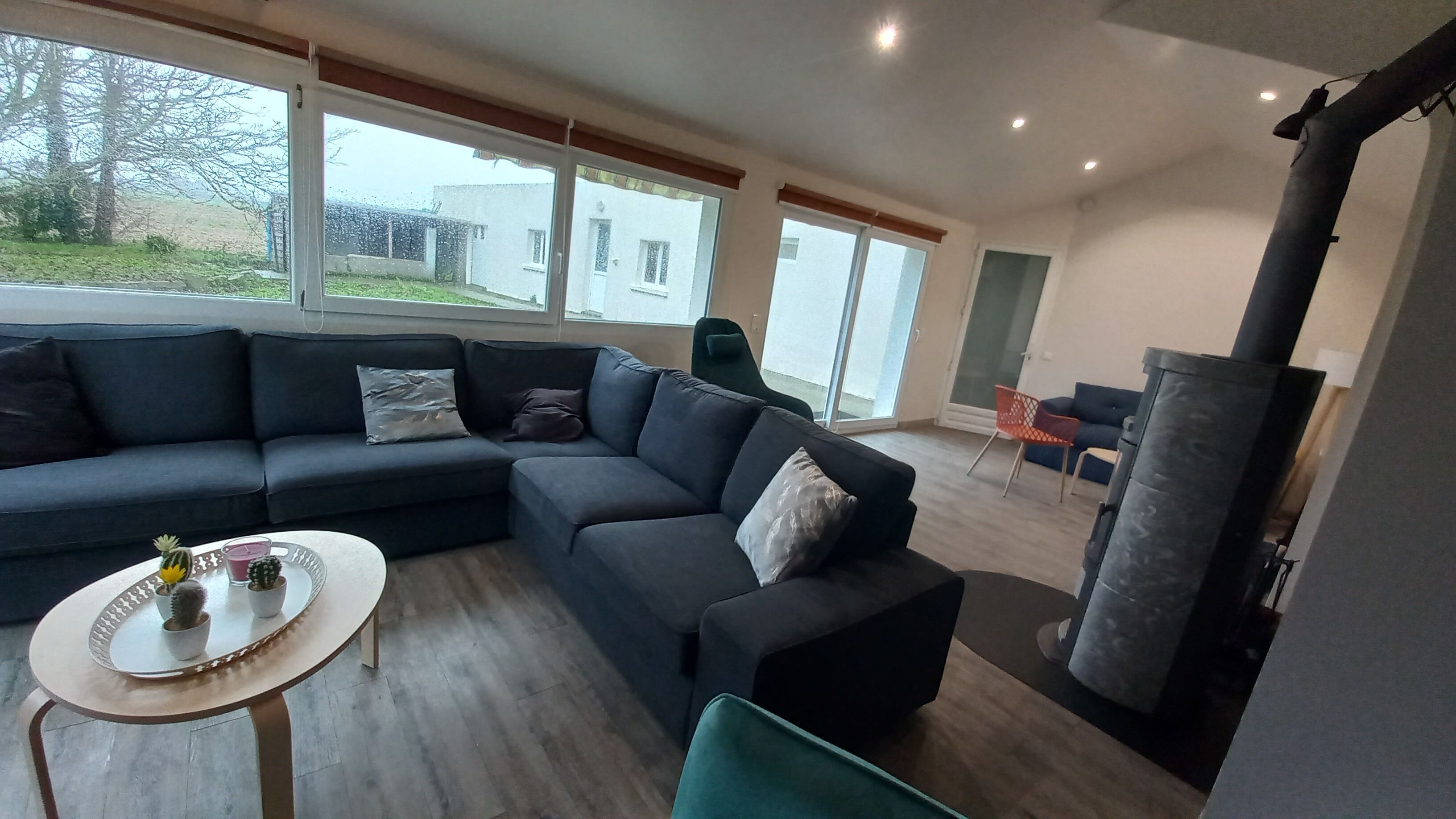 تلفزيون ذكي، كرة قدم الطاولة، ستيريو