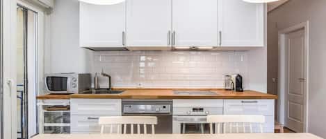 Fridge, microwave, oven, dishwasher