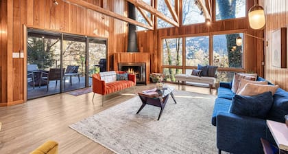 MaggiePinesHideaway - Four Bedroom Chalet, Sleeps 8