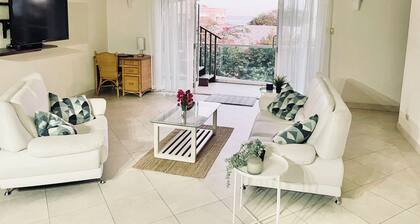 Ocean View 3-bedroom Villa Apartment w/ Pool â Walk to Surf & Ocean