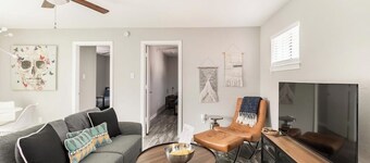 Immerse yourself in the rich, vibrant Dallas culture in this cozy urban getaway.