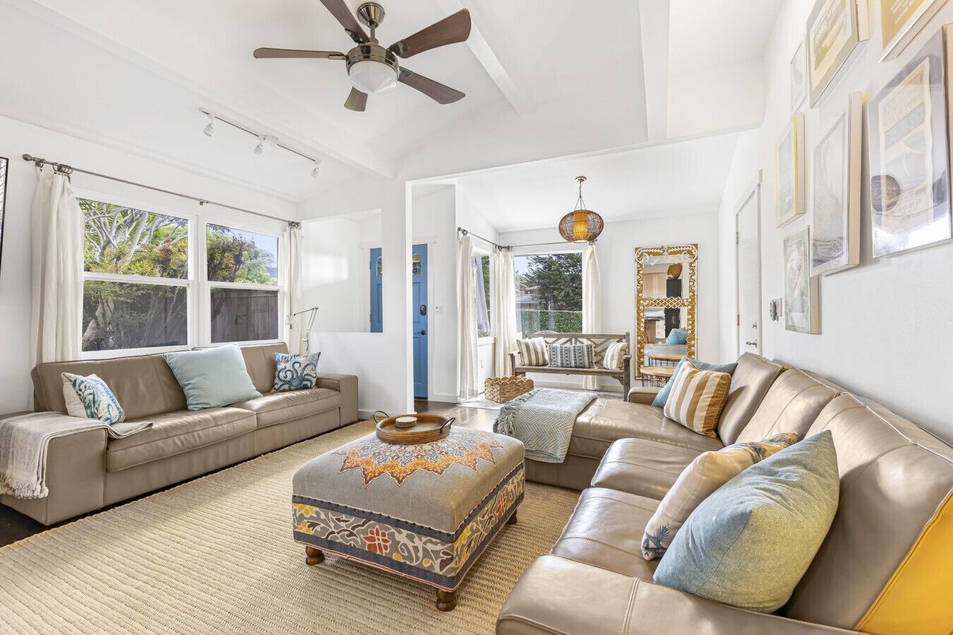 Smart-tv, bøger, kontorer