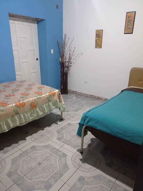 Room - HOTEL EL PANECILLO (Quito)