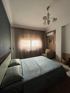 1 bedroom, desk, free WiFi, bed sheets