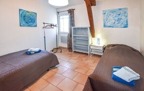 4 bedrooms, iron/ironing board, travel cot, free WiFi