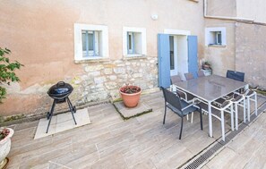 Outdoor dining - Provence, peaceful house, countryside, swimming pool, between Lubéron -Avignon -Mt Ventoux (Monteux)