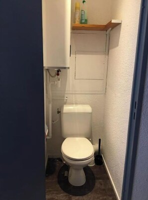 Douche, sèche-cheveux