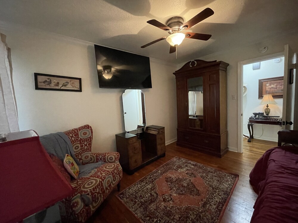 Cozy home away from home pool & hot tub! Waco Vrbo