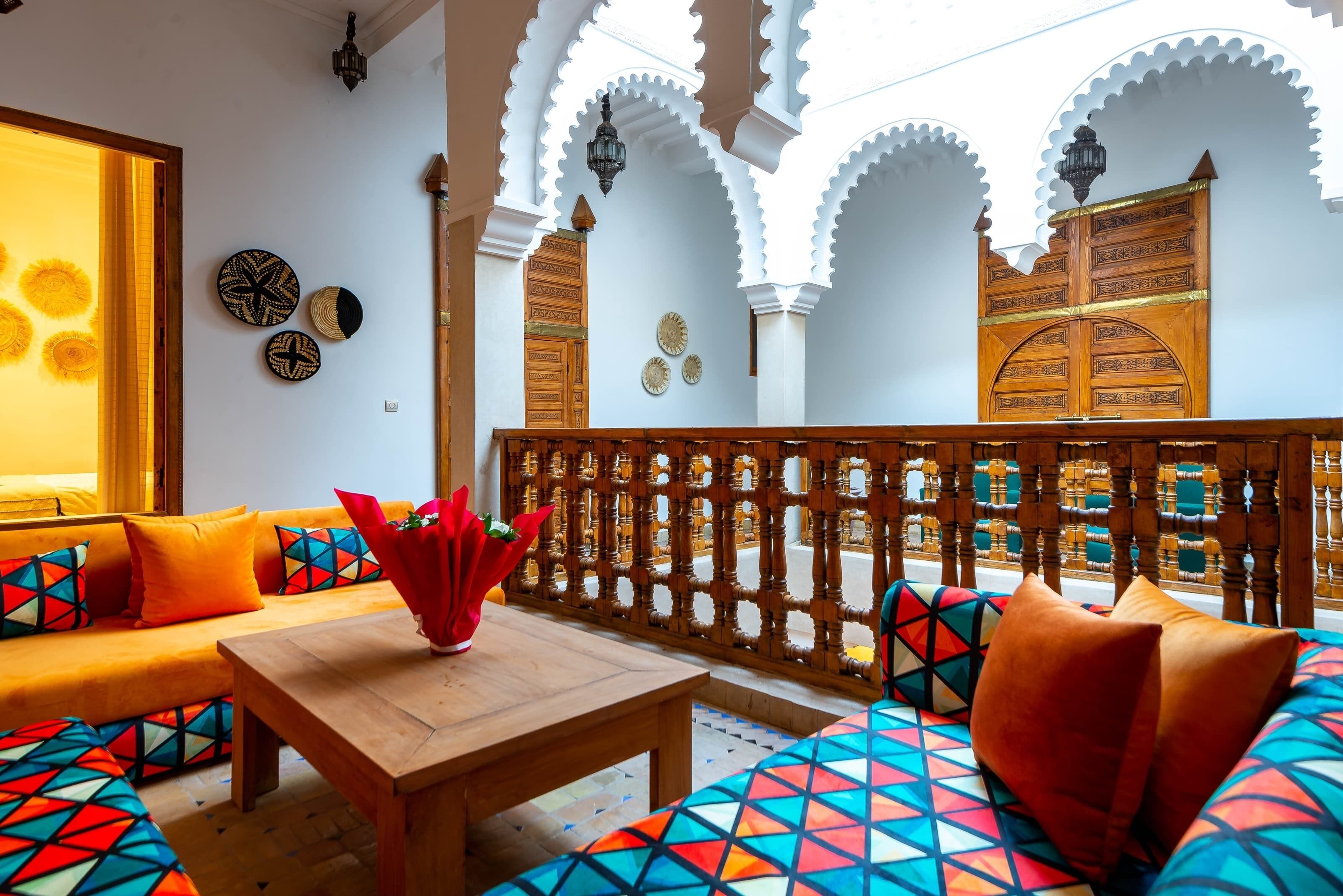 المنشأة من الداخل