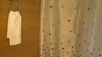 Toallas, jabón, papel de baño