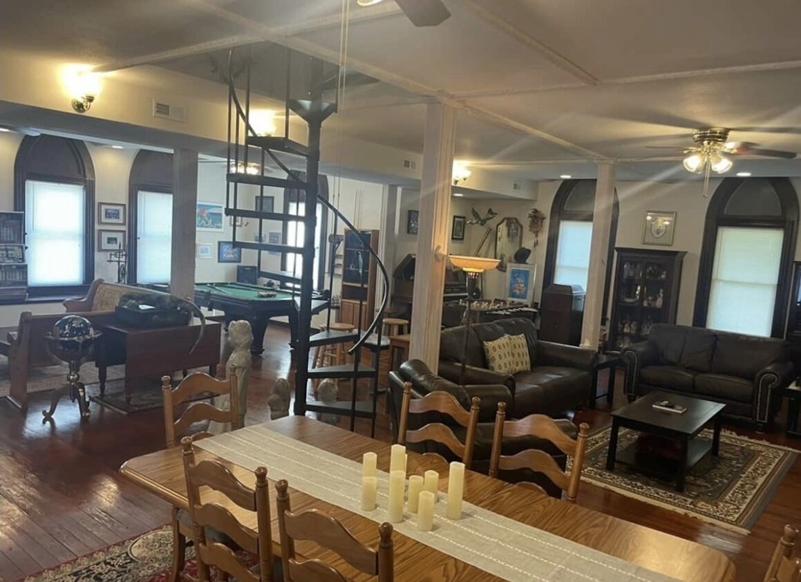 家庭獨棟房屋 | 房內用餐區