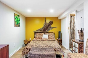 3 bedrooms, in-room safe, desk, iron/ironing board