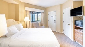 In-room safe, iron/ironing board, travel cot, WiFi - Pigeon Forge | Smoky Mountain Stay | Pool & Mountain Fun (Pigeon Forge)