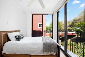 5 chambres, bureau, Wi-Fi, draps fournis
