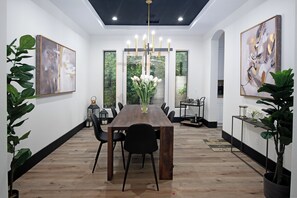 Villa, 5 habitaciones | Comedor