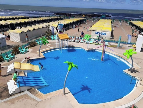 Excellent apartment on a high floor in the city just 200 meters from the beach.