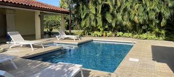House in Santa Clara with pool, near the beach!