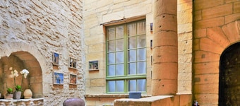 2 bedroom gorgeous apartment in Sarlat-la Canéda
