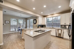 Fridge, microwave, oven, stovetop - Texas Size 5Bed 3.5Bath, Heated Spa, Pool (Plano)