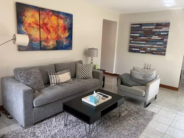 智能電視、書籍