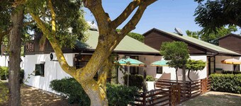 Bungalow with air conditioning, internet, garden and pool