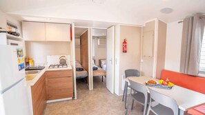 Dining - Mobilehome with air conditioning, terrace and water park (Peschiera del Garda)