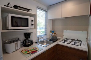 冷蔵庫、コンロ