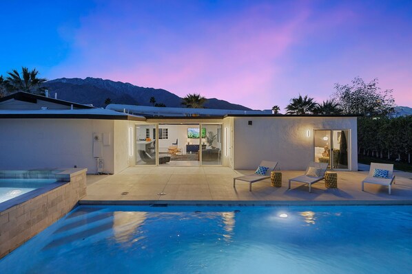 Outdoor pool, a heated pool