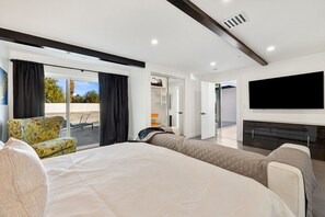 4 多间卧室、免费 WiFi、床单