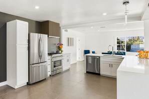 冰箱、烤箱、炉灶、洗碗机